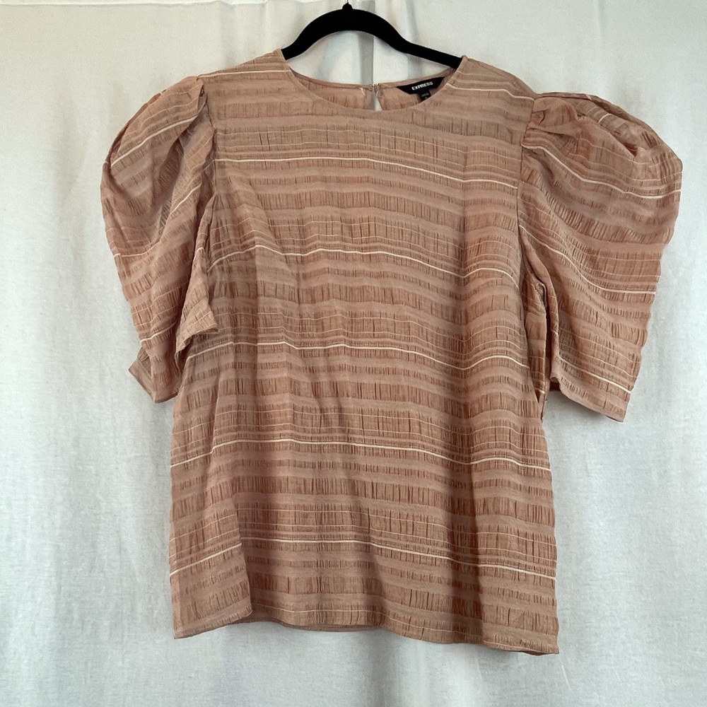Express Puffed Short Sleeve Blouse Size Large